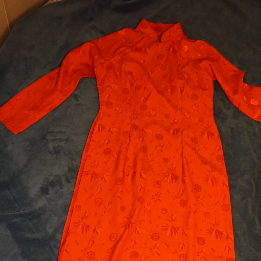 Asian Style Top and bottom combo. Size 8 M baggy fit.